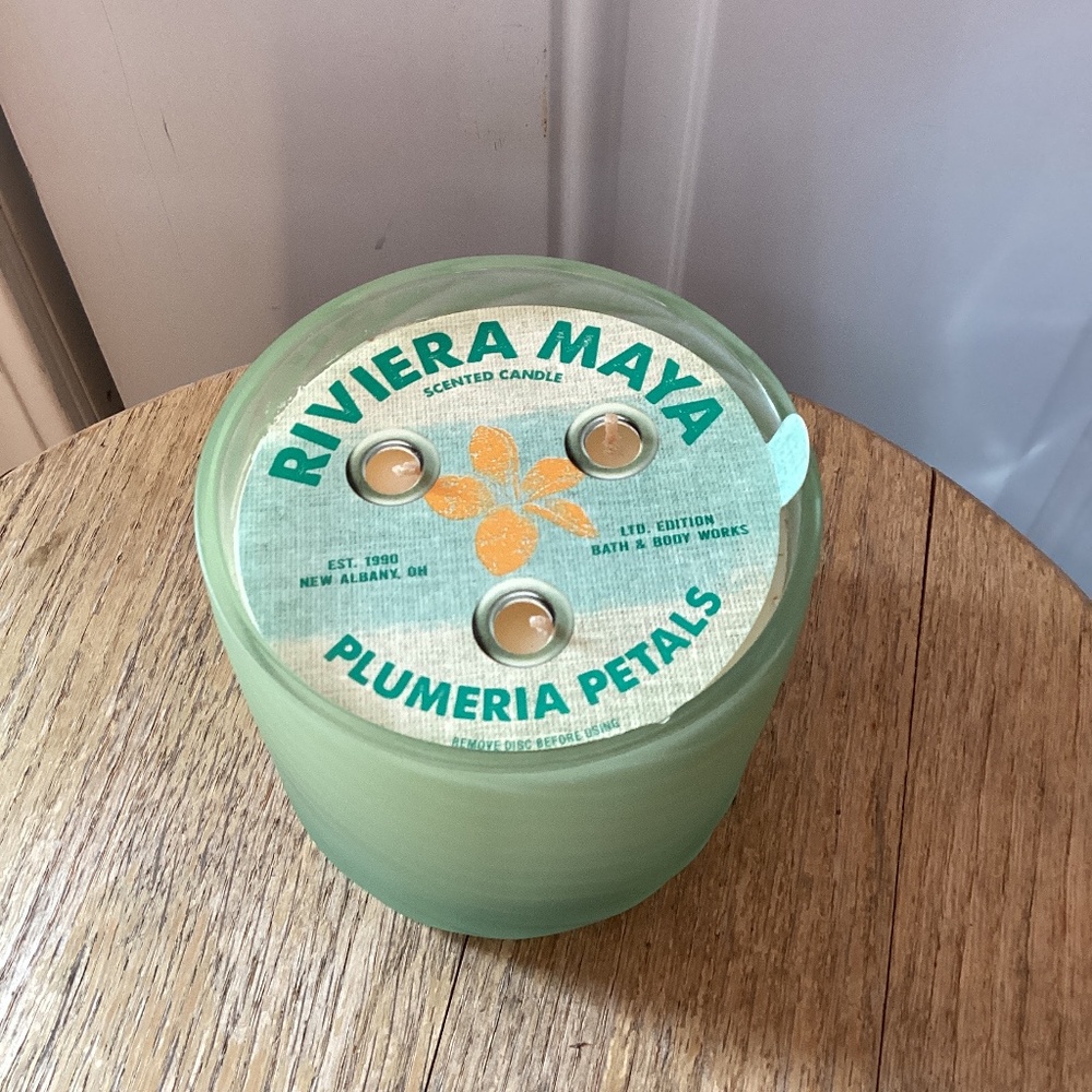 Bath and Body Works RIVIERA MAYA PLUMERIA PETALS Limited Edition 3-Wick Candle